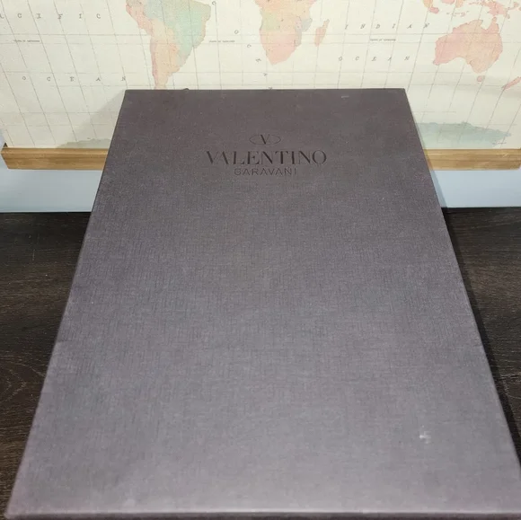BRAND NEW Valentino Garavani Emerald/ Nero Sky/Bianco